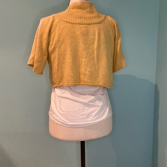 Large Yellow Tulle sweater - Picture 3 of 3